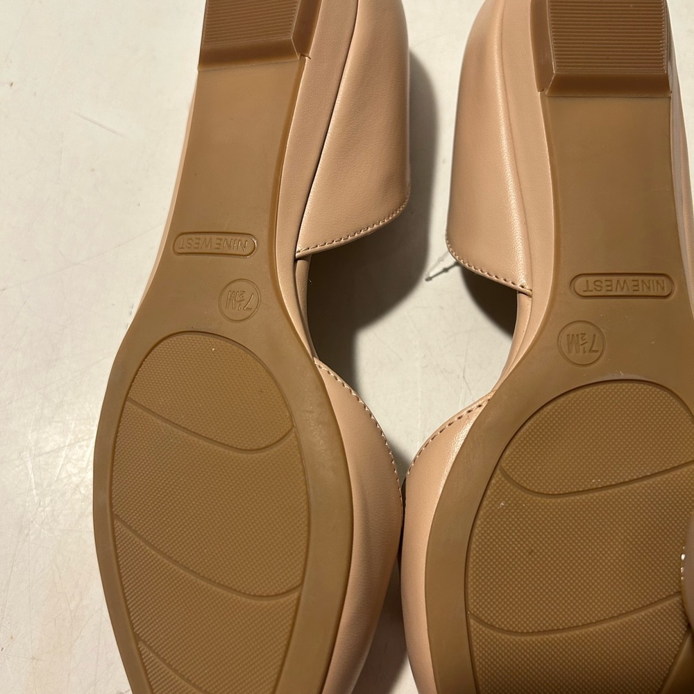 Nine West taupe flat step into flats size 7.5 NWT - Picture 6 of 6